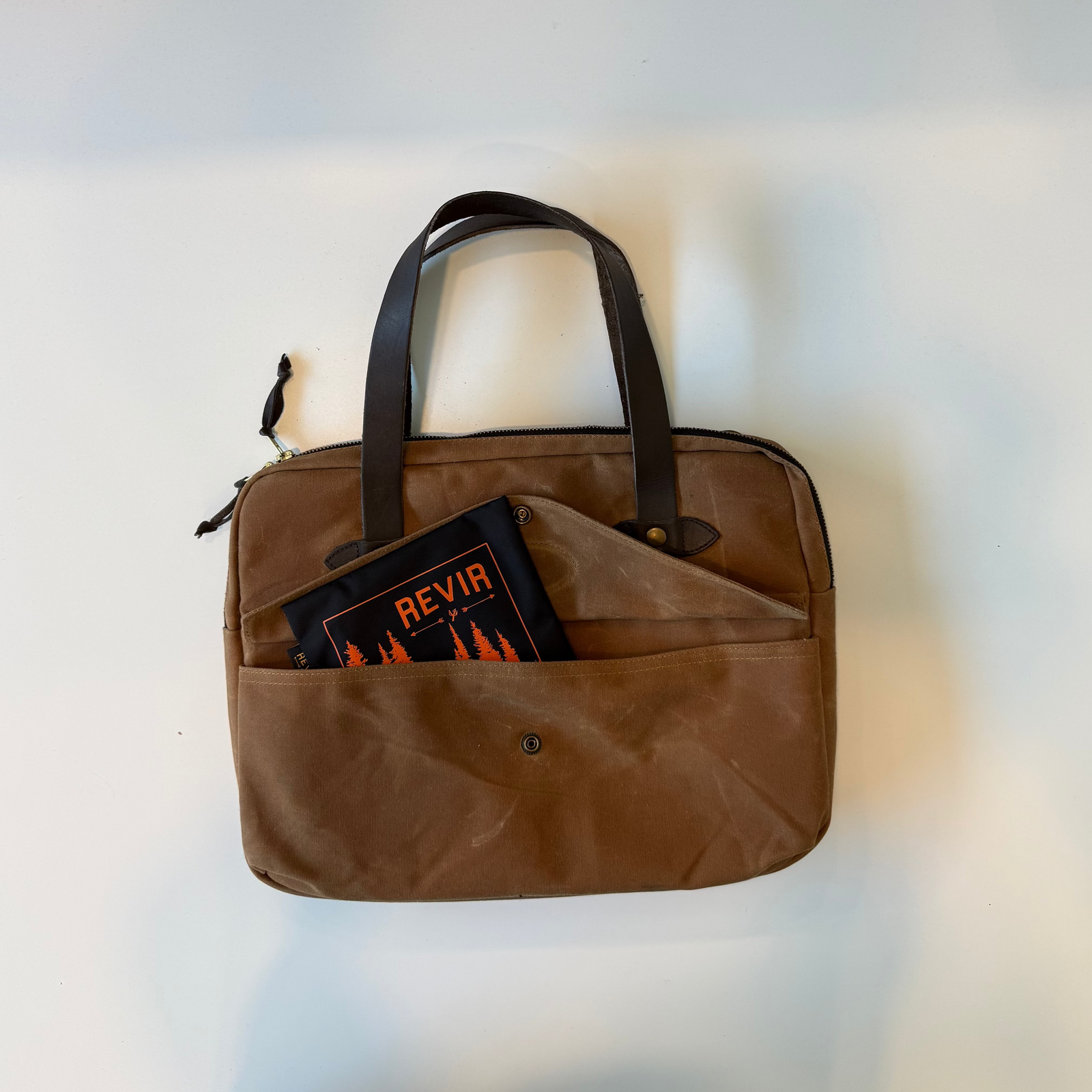 Ærbe - PC-bagg i vokset canvas