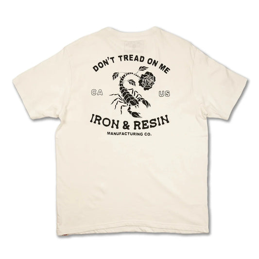 Iron and Resin – Don't Tread On Me Pocket Tee (Hvit)