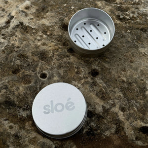 Sloé – rund såpeeske i aluminium